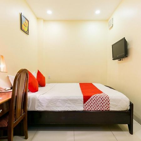 Oyo 422 Nguyen Thanh Hotel Ho Chi Minh City Exterior photo