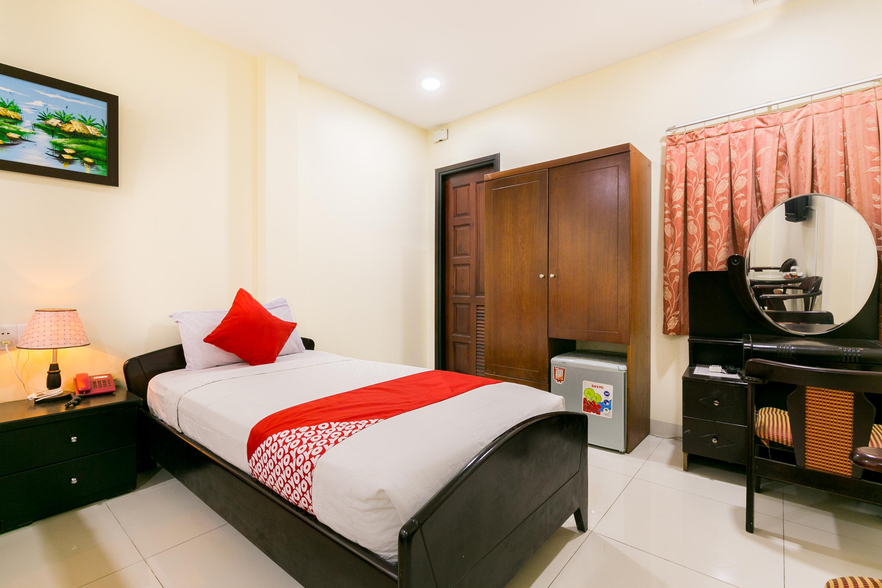 Oyo 422 Nguyen Thanh Hotel Ho Chi Minh City Exterior photo